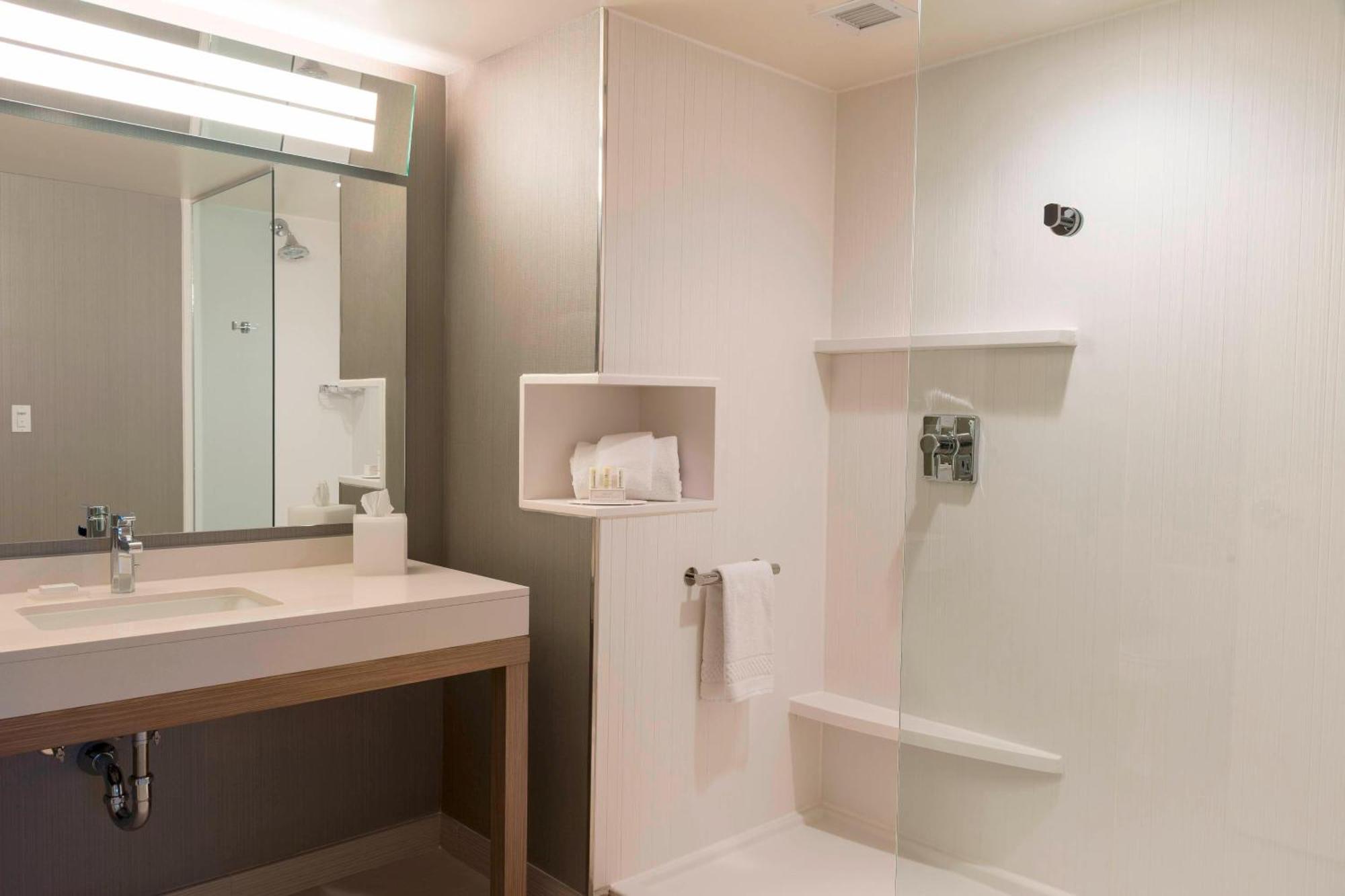 Courtyard By Marriott Mt. Pleasant At Central Michigan University Mount Pleasant Esterno foto