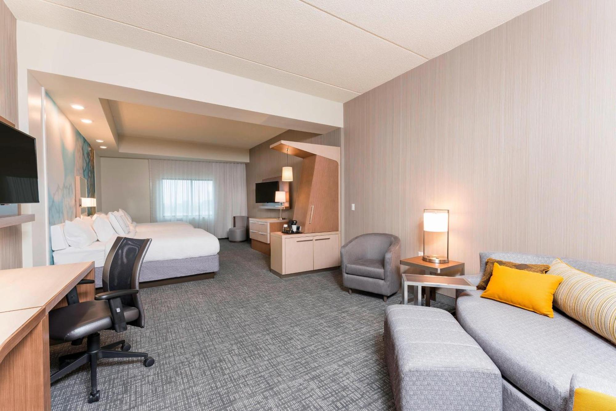 Courtyard By Marriott Mt. Pleasant At Central Michigan University Mount Pleasant Esterno foto