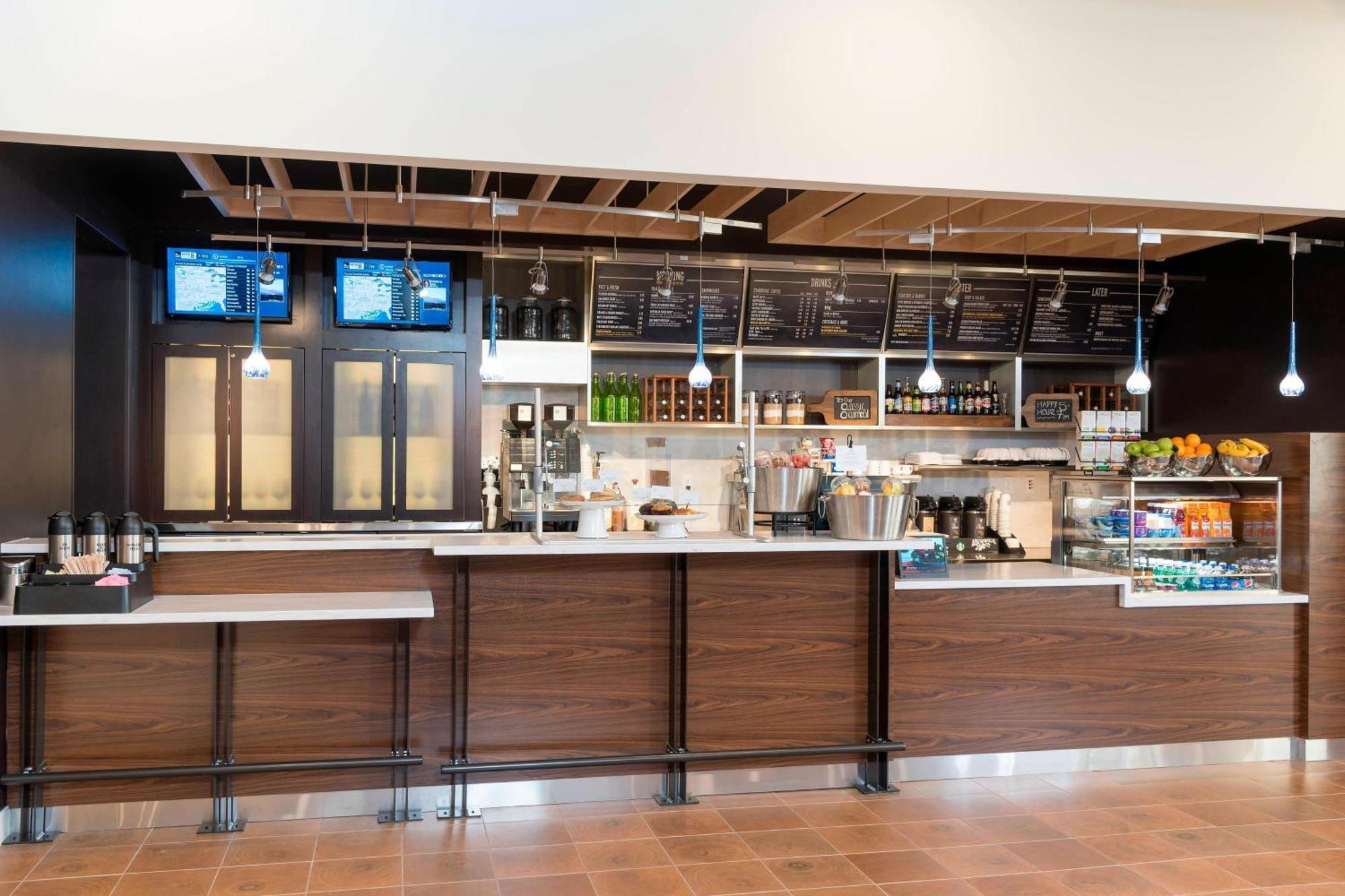 Courtyard By Marriott Mt. Pleasant At Central Michigan University Mount Pleasant Esterno foto