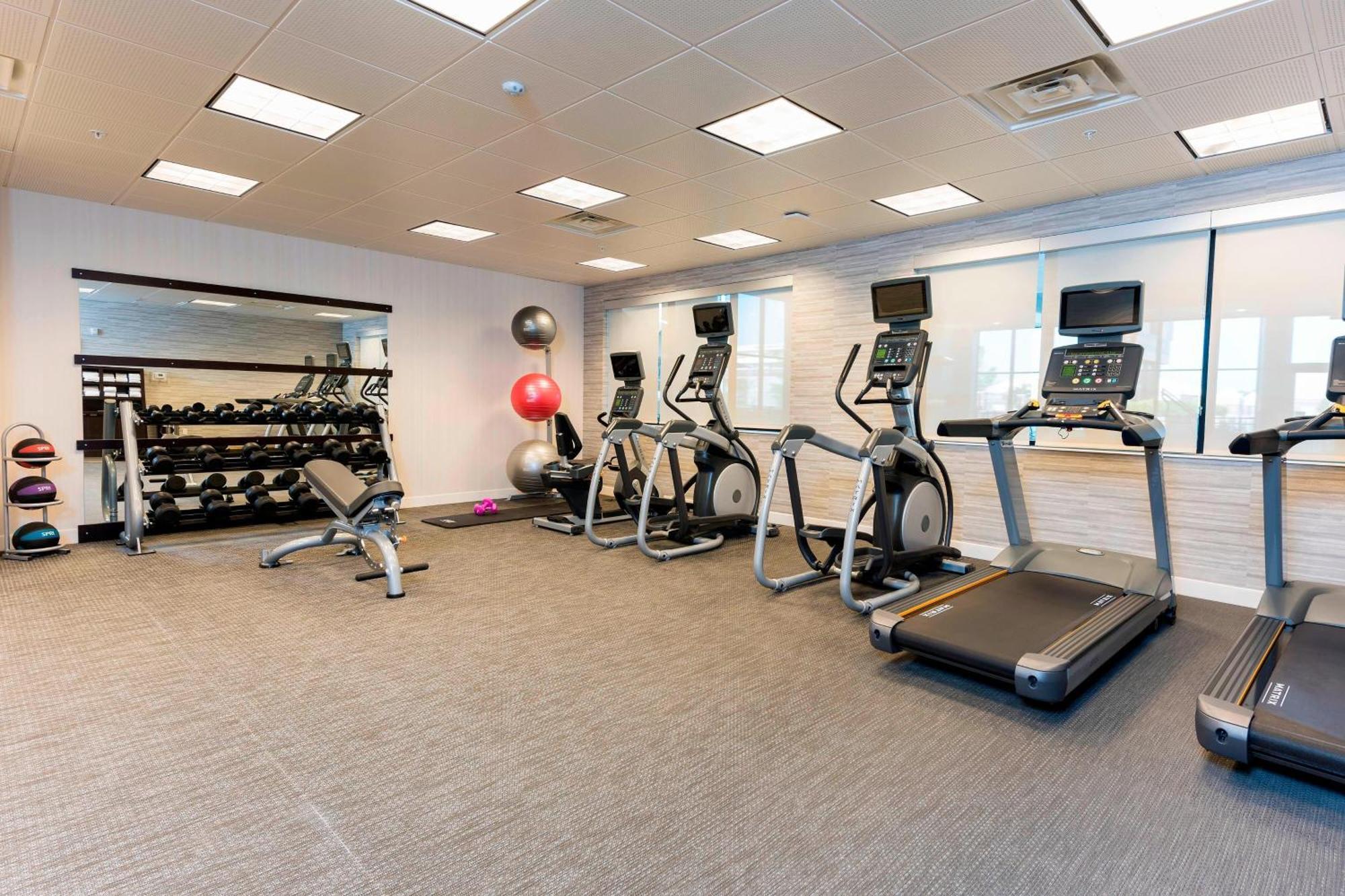 Courtyard By Marriott Mt. Pleasant At Central Michigan University Mount Pleasant Esterno foto