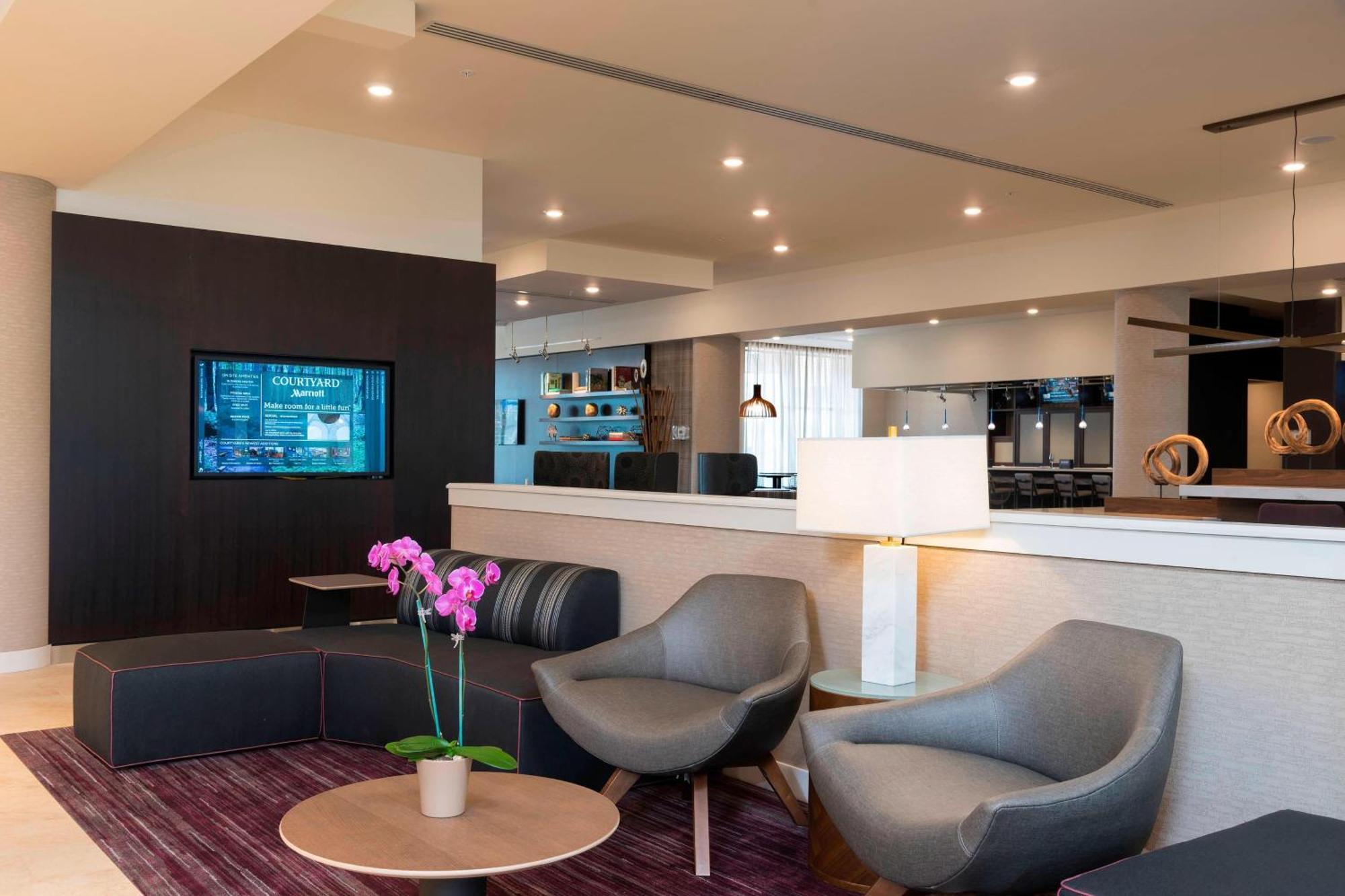 Courtyard By Marriott Mt. Pleasant At Central Michigan University Mount Pleasant Esterno foto