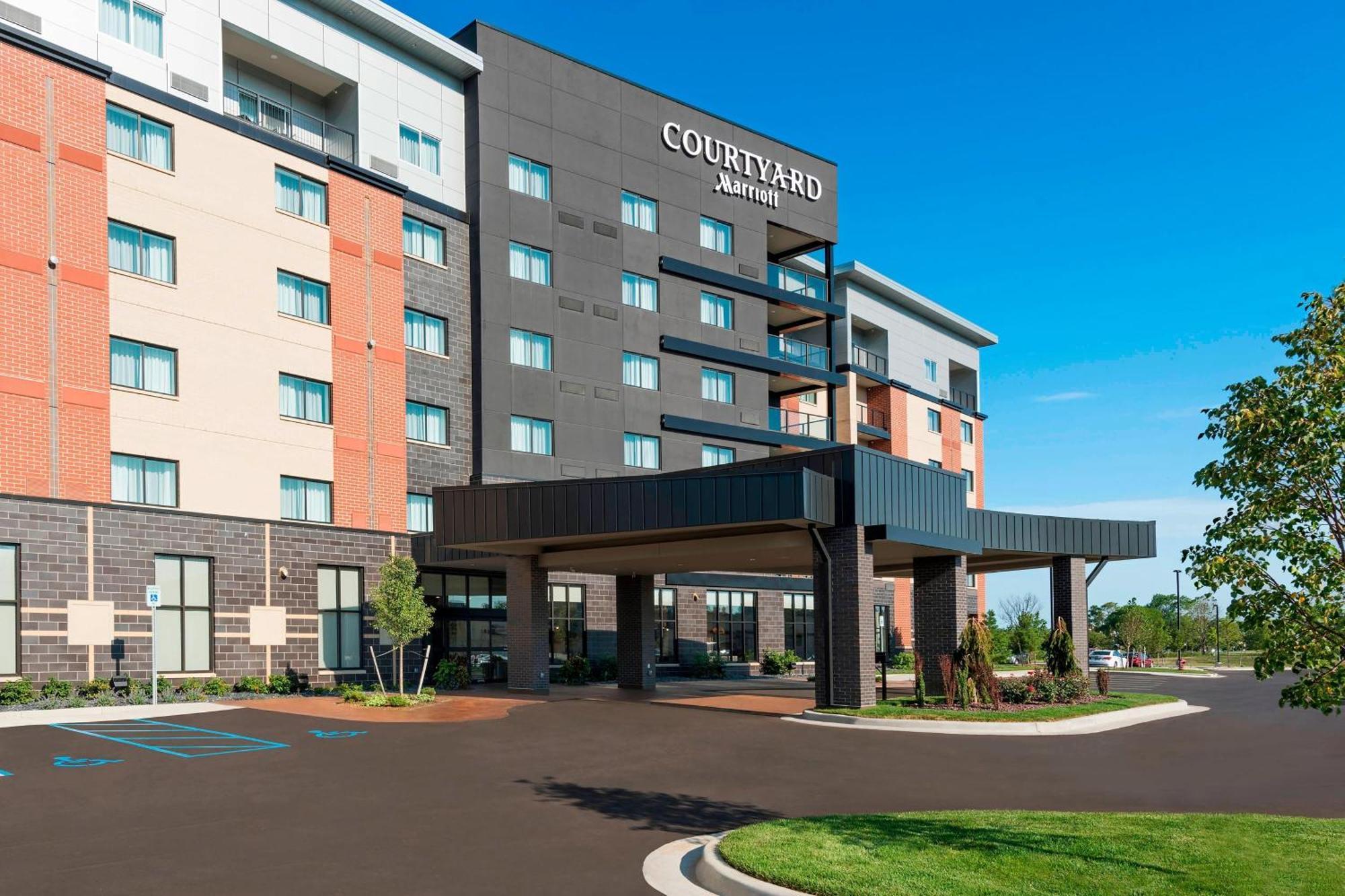 Courtyard By Marriott Mt. Pleasant At Central Michigan University Mount Pleasant Esterno foto