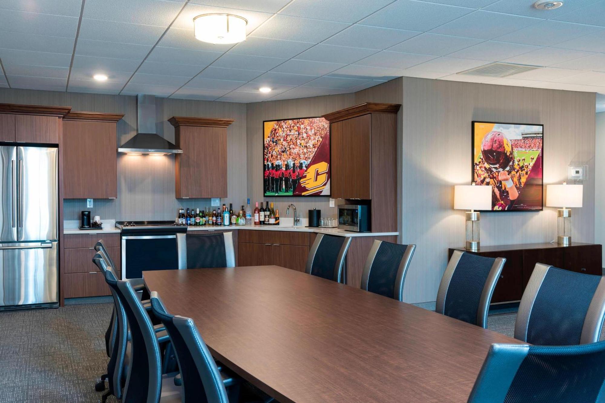 Courtyard By Marriott Mt. Pleasant At Central Michigan University Mount Pleasant Esterno foto