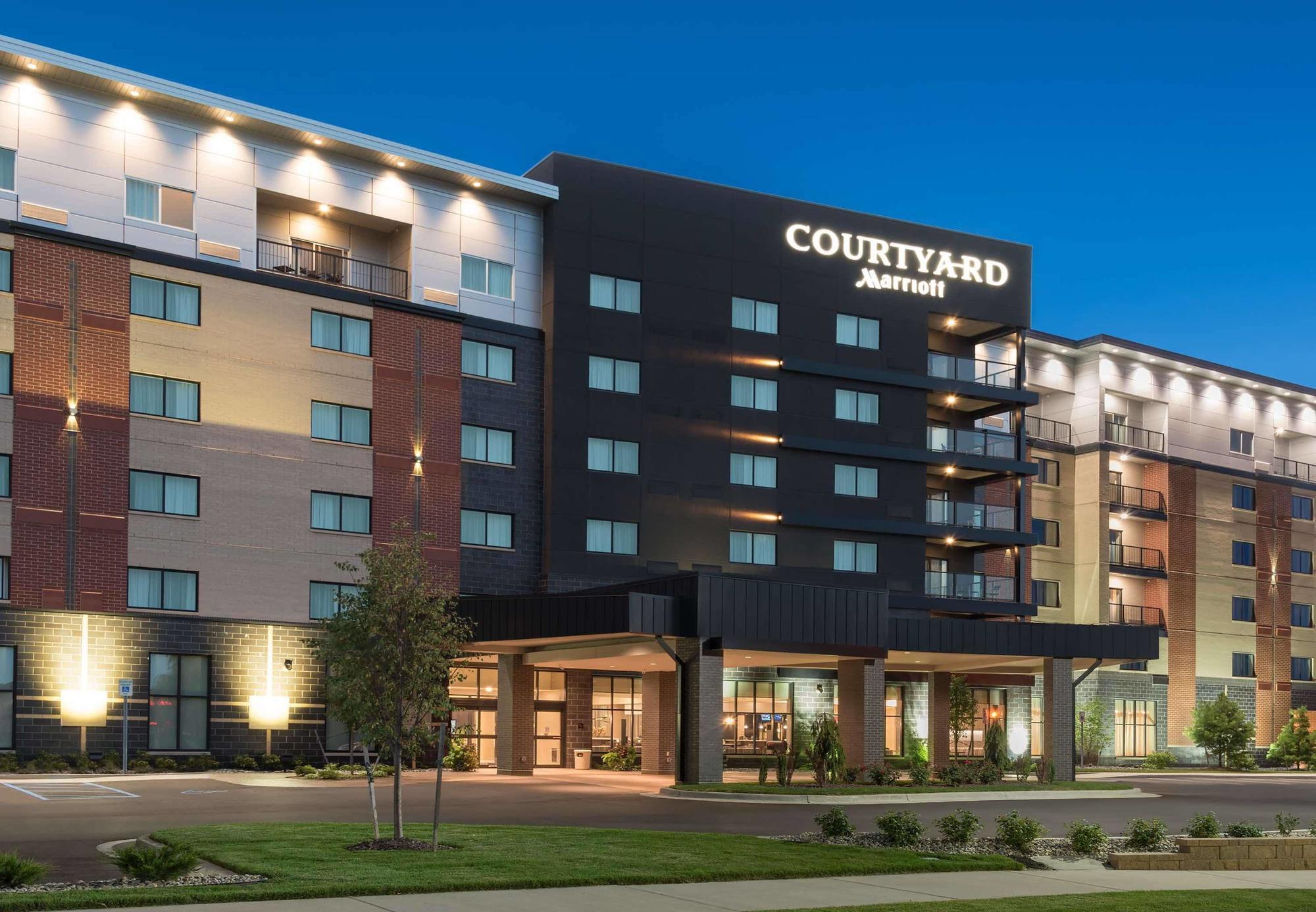 Courtyard By Marriott Mt. Pleasant At Central Michigan University Mount Pleasant Esterno foto