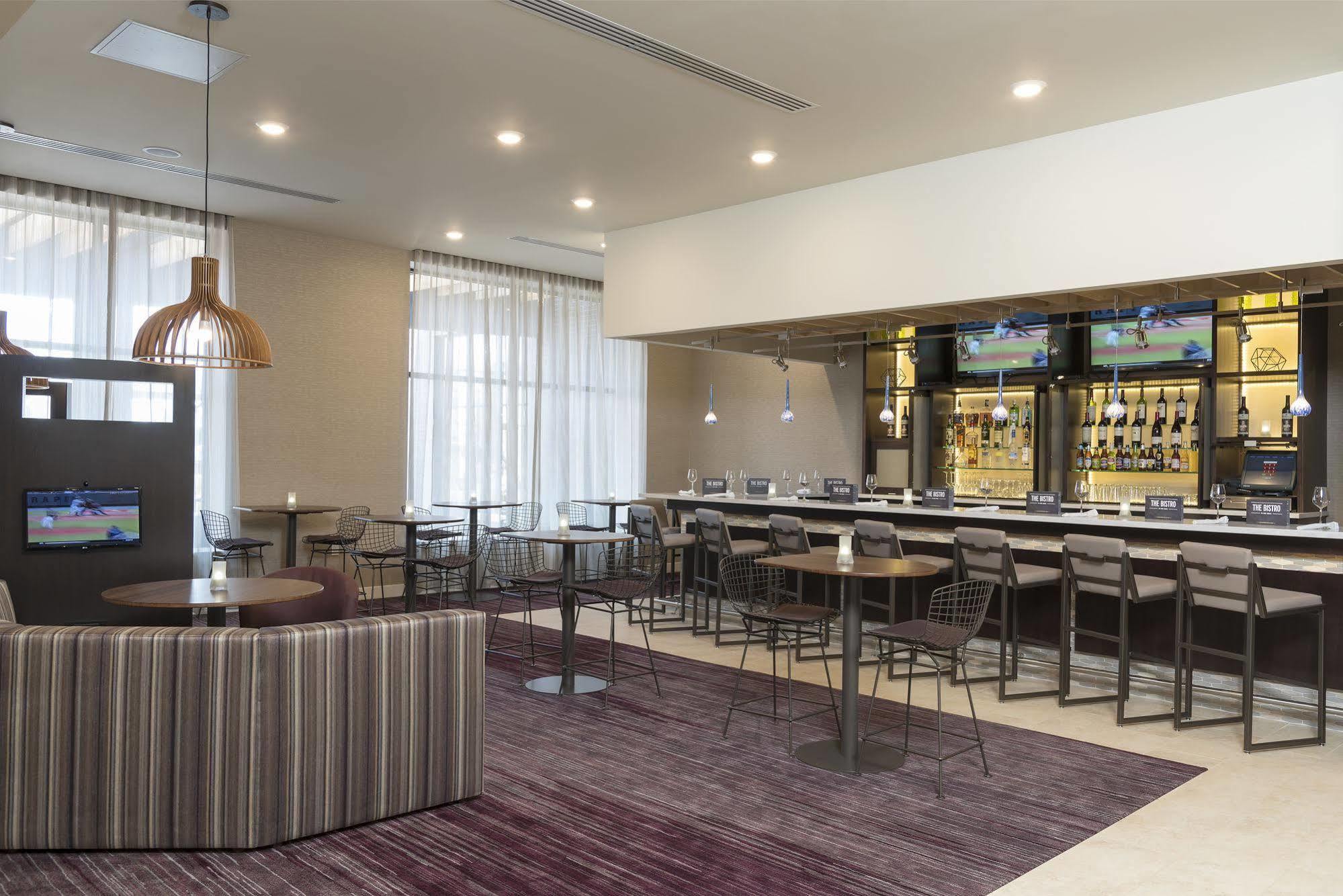 Courtyard By Marriott Mt. Pleasant At Central Michigan University Mount Pleasant Esterno foto